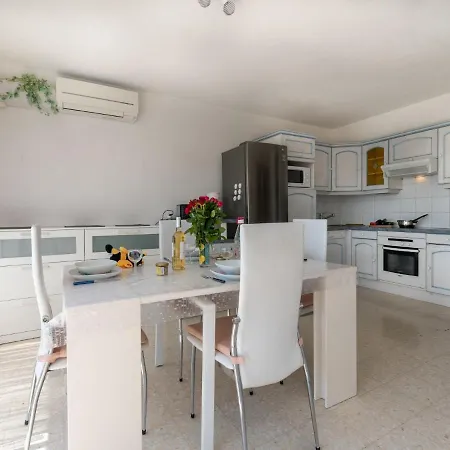 Le Beaupre By Interhome Lejlighed *